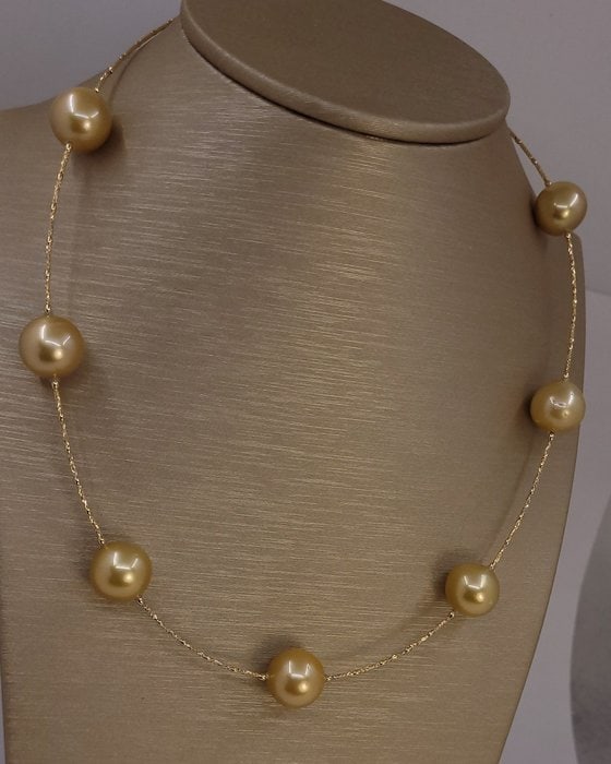 Necklace - 18 kt. Yellow gold, 13x14mm Round Deep Golden South Sea Pearls - 8