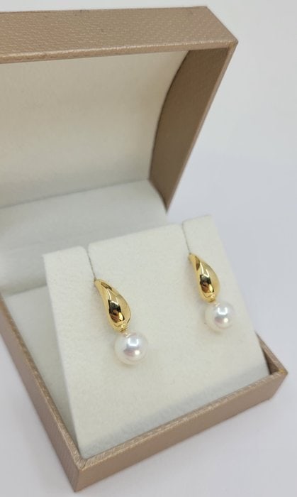 Earrings - 18 kt. Yellow gold - 7.5x8mm Akoya Pearls - 4