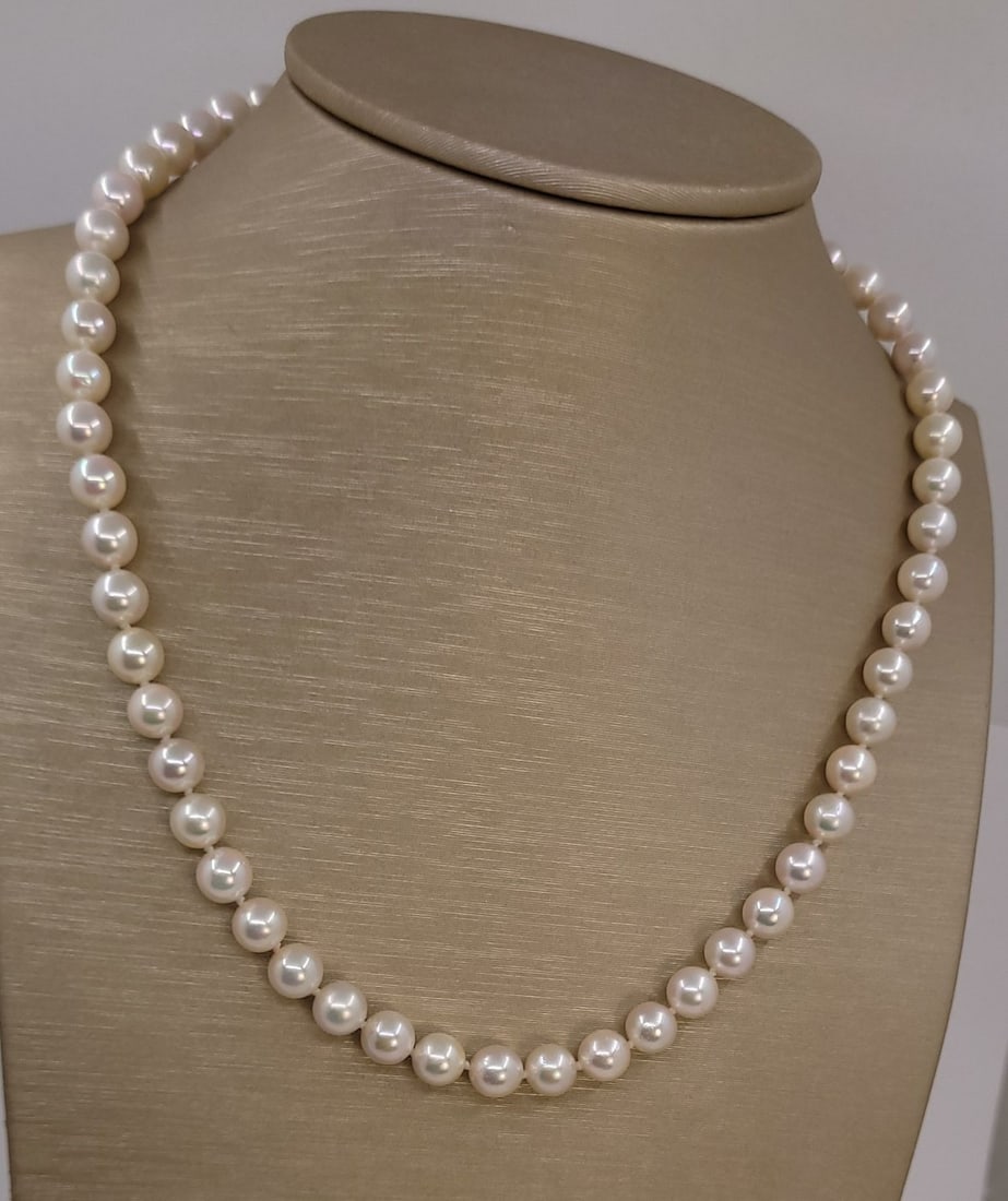 Necklace - 7x7.5mm Akoya Pearls - 8
