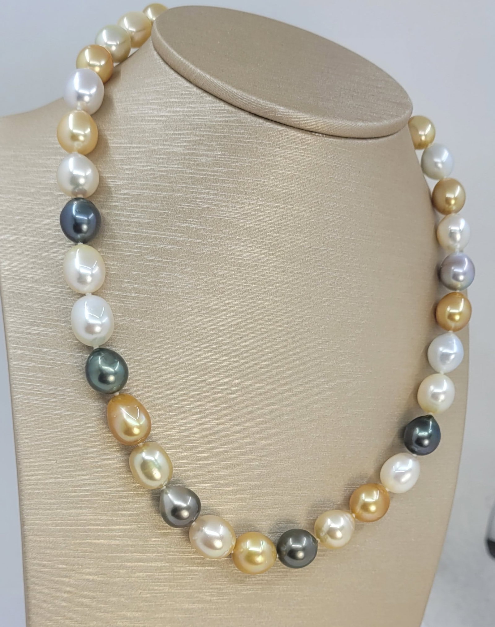 Necklace PSL Certified South Sea and Tahiti pearls - 9.0x12.1mm - 5