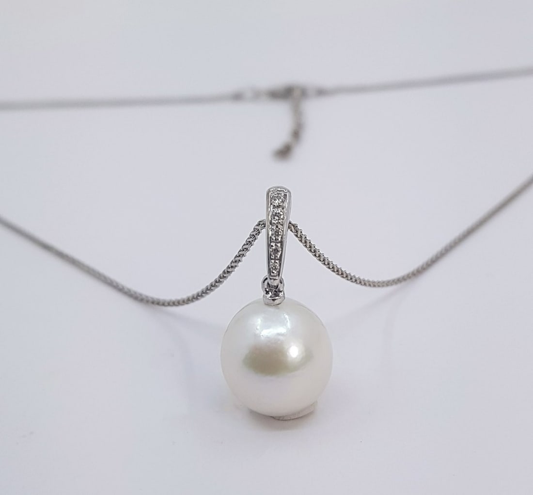 11.5mm Vibrant White Edison Freshwater Pearl - 0.04ct - 14 kt. White gold - Necklace with pendant - 4