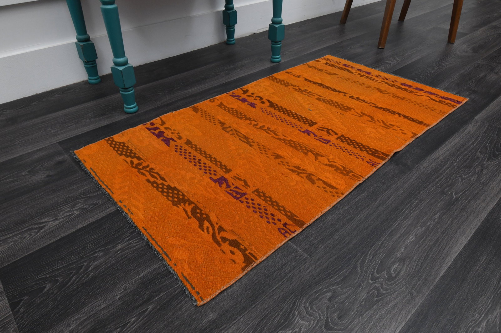 2.1x3.9 ft, Handloom Rug: Title: 2.1x3.9 ft, Handloom Rug Description: This Turkish one-of-a-kind Vintage Flatweave Kilim Rug is hand-knotted and handwoven by the most skilled artisans who use pure wool, in vibrant, natural to
