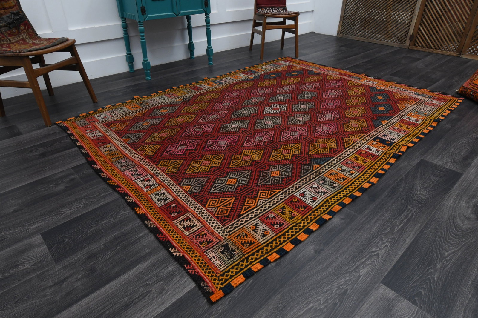 5.8x8.2 ft, Kilim Kilim Rug: Title: 5.8x8.2 ft, Kilim Kilim Rug Description: This Turkish one-of-a-kind Vintage Flatweave Kilim Rug is hand-knotted and handwoven by the most skilled artisans who use pure wool, in vibrant, natural