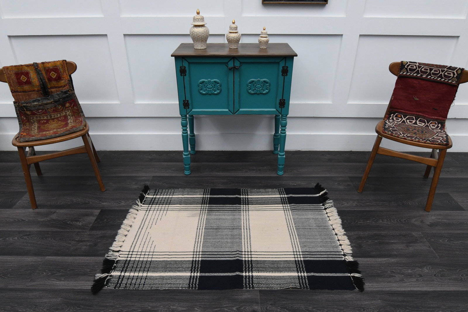 2.7x4 ft, Handloom Area Rug - 2