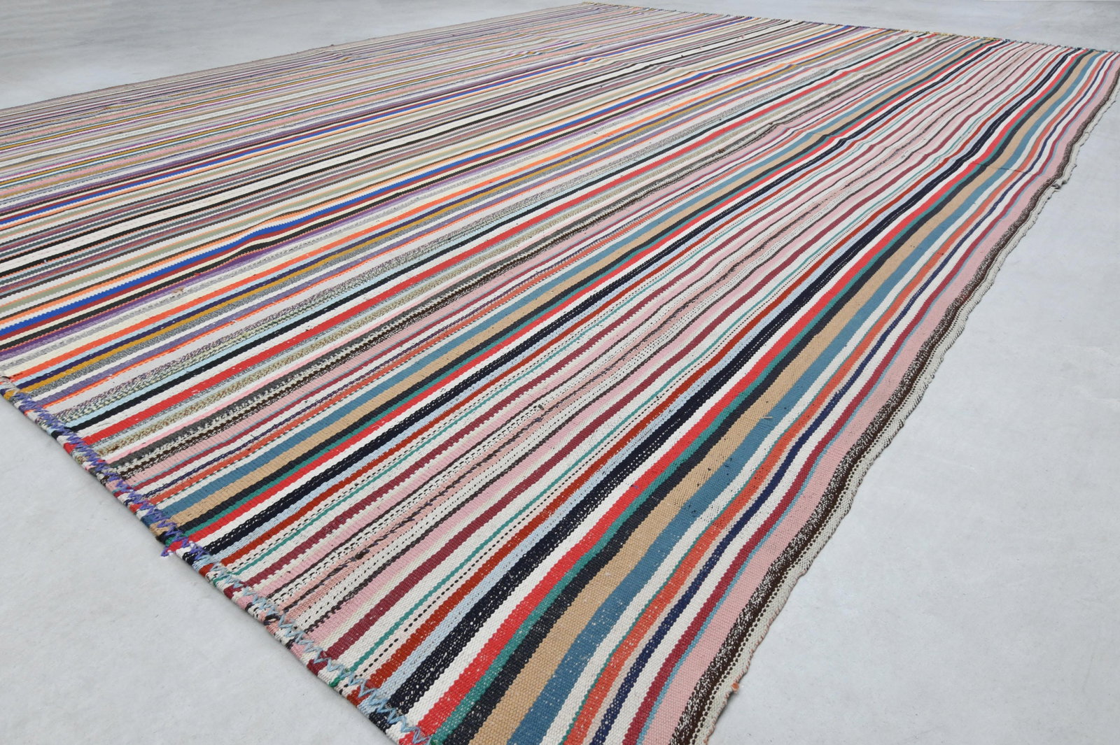 10'5x13'3 ft, COLORFUL HANDWOVEN RUG - 3