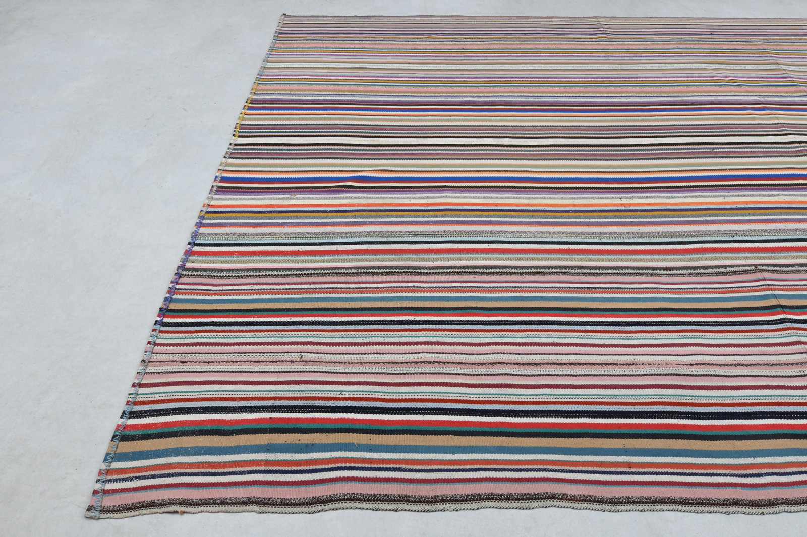 10'5x13'3 ft, COLORFUL HANDWOVEN RUG - 4