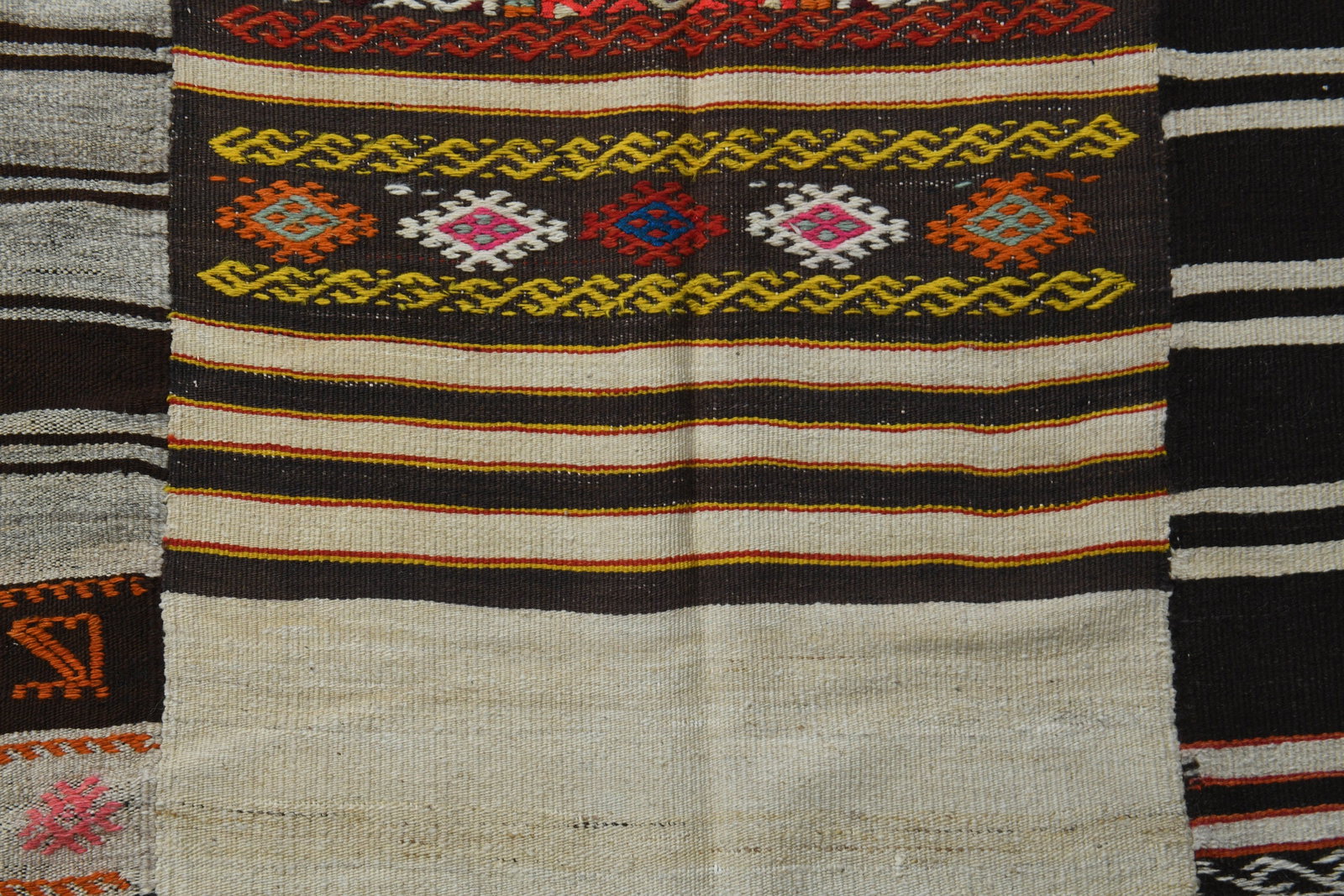 6.5x7.5 ft, ANTIQUE KILIM RUG: Title: 6.5x7.5 ft, ANTIQUE KILIM RUG Description: This Turkish one-of-a-kind Vintage Flatweave Kilim Rug is hand-knotted and handwoven by the most skilled artisans who use pure wool, in vibrant, natur