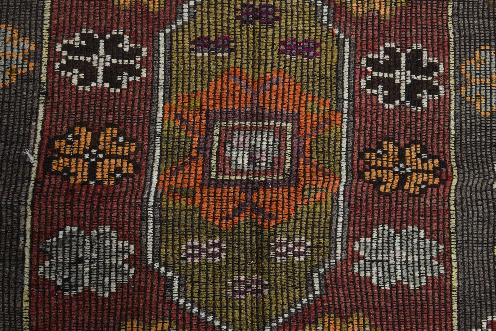 6.3x8.4 ft, BOHO CHIC KILIM: Title: 6.3x8.4 ft, BOHO CHIC KILIM Description: This Turkish one-of-a-kind Vintage Flatweave Kilim Rug is hand-knotted and handwoven by the most skilled artisans who use pure wool, in vibrant, natural