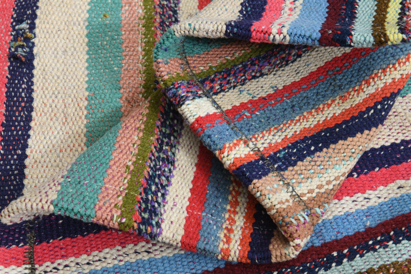 3'9x6'9 ft, COLORFUL TURKISH RUG - 2