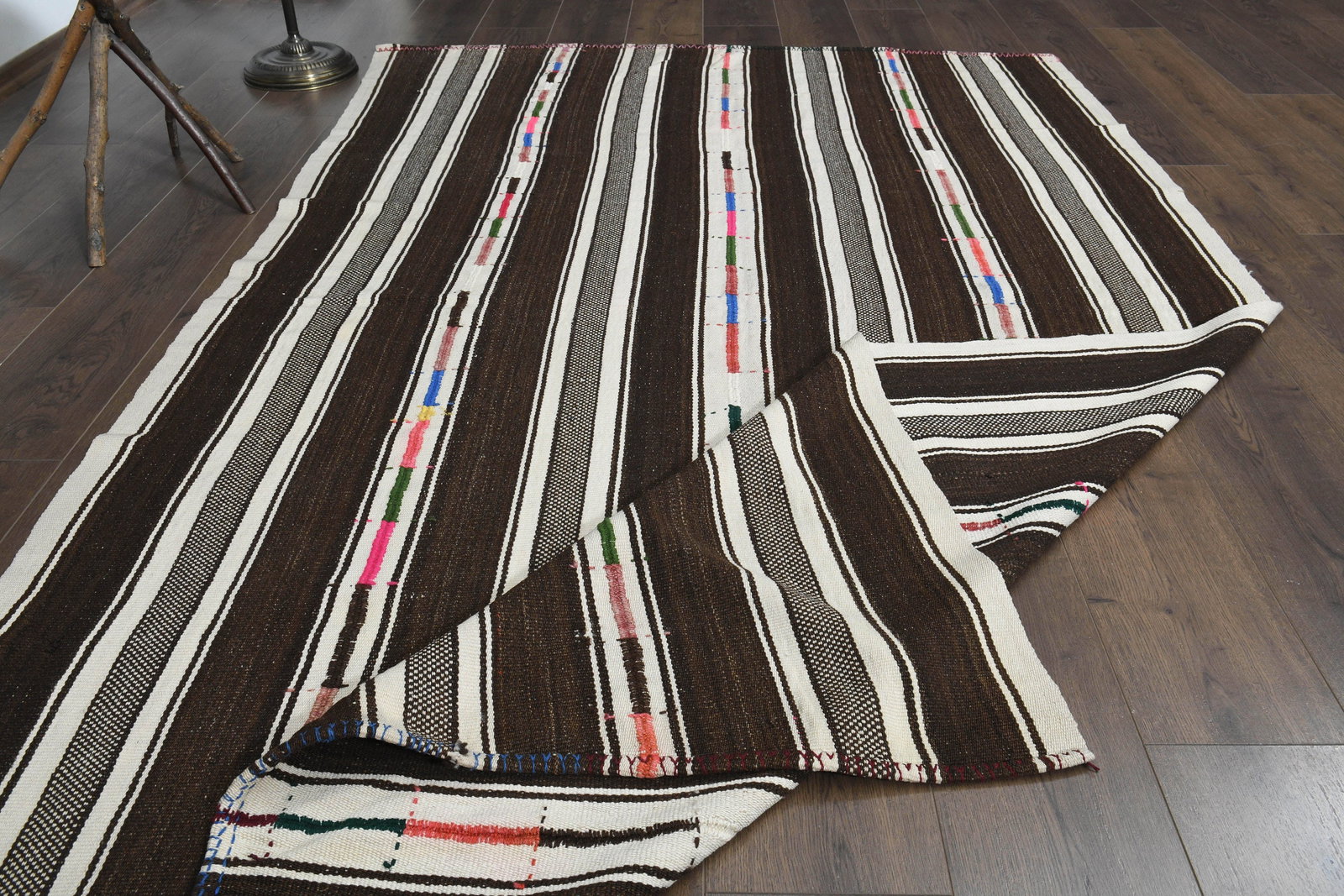 5'1x8'5 ft, BROWN BEIGE RUG: Title: 5'1x8'5 ft, BROWN BEIGE RUG Description: This Turkish one-of-a-kind Vintage Flatweave Kilim Rug is hand-knotted and handwoven by the most skilled artisans who use pure wool, in vibrant, natural