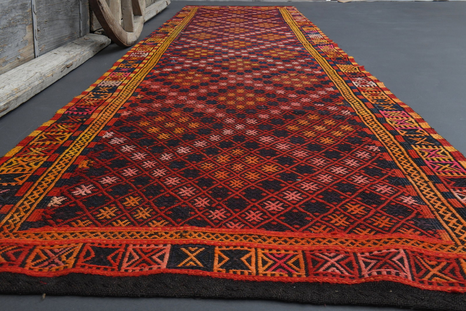 3.8x15.4 MINIMALIST RED RUNNER - 7