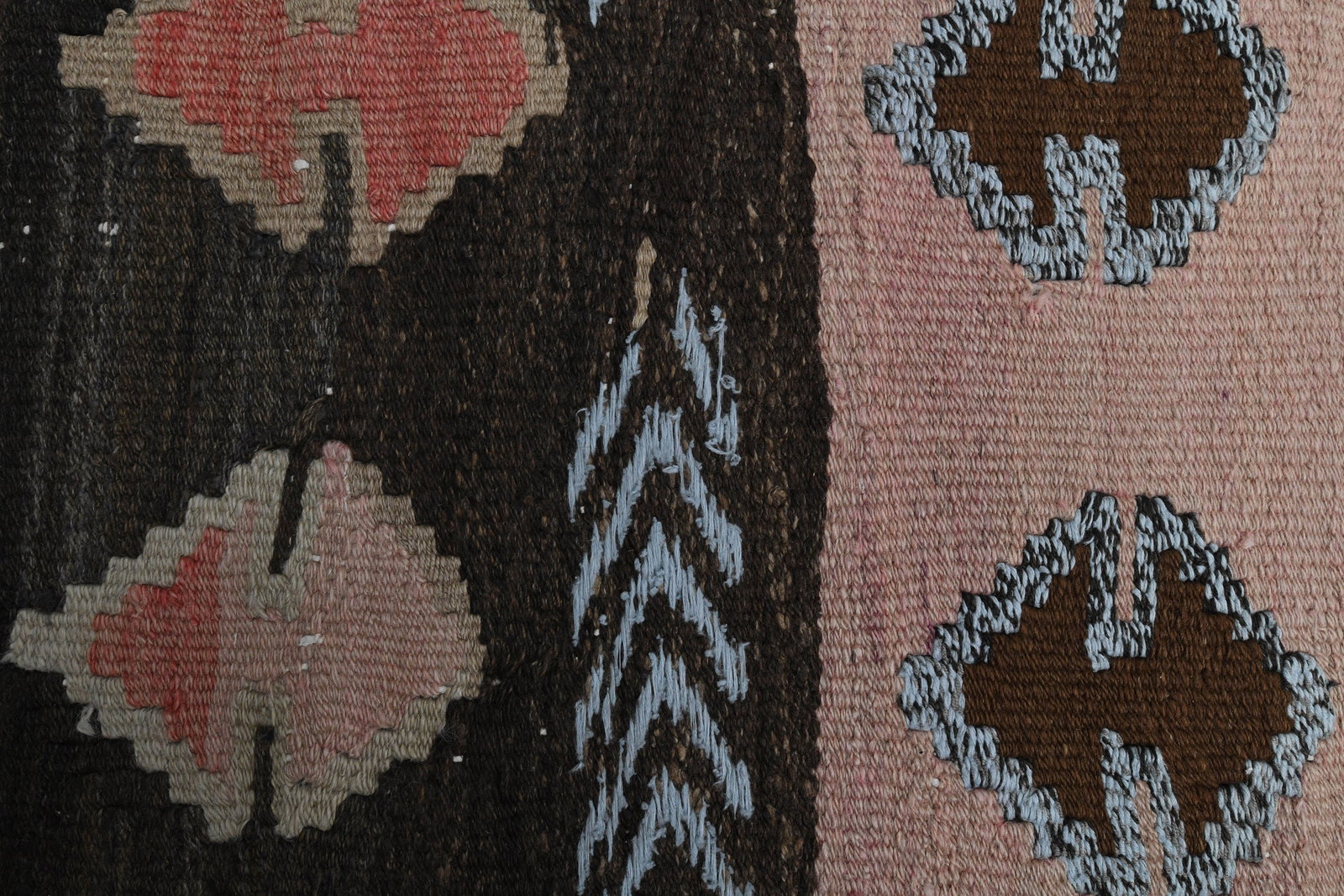 2'9x7'5 ft, VINTAGE RUG RUNNER: Title: 2'9x7'5 ft, VINTAGE RUG RUNNER Description: This Turkish one-of-a-kind Vintage Flatweave Kilim Rug is hand-knotted and handwoven by the most skilled artisans who use pure wool, in vibrant,