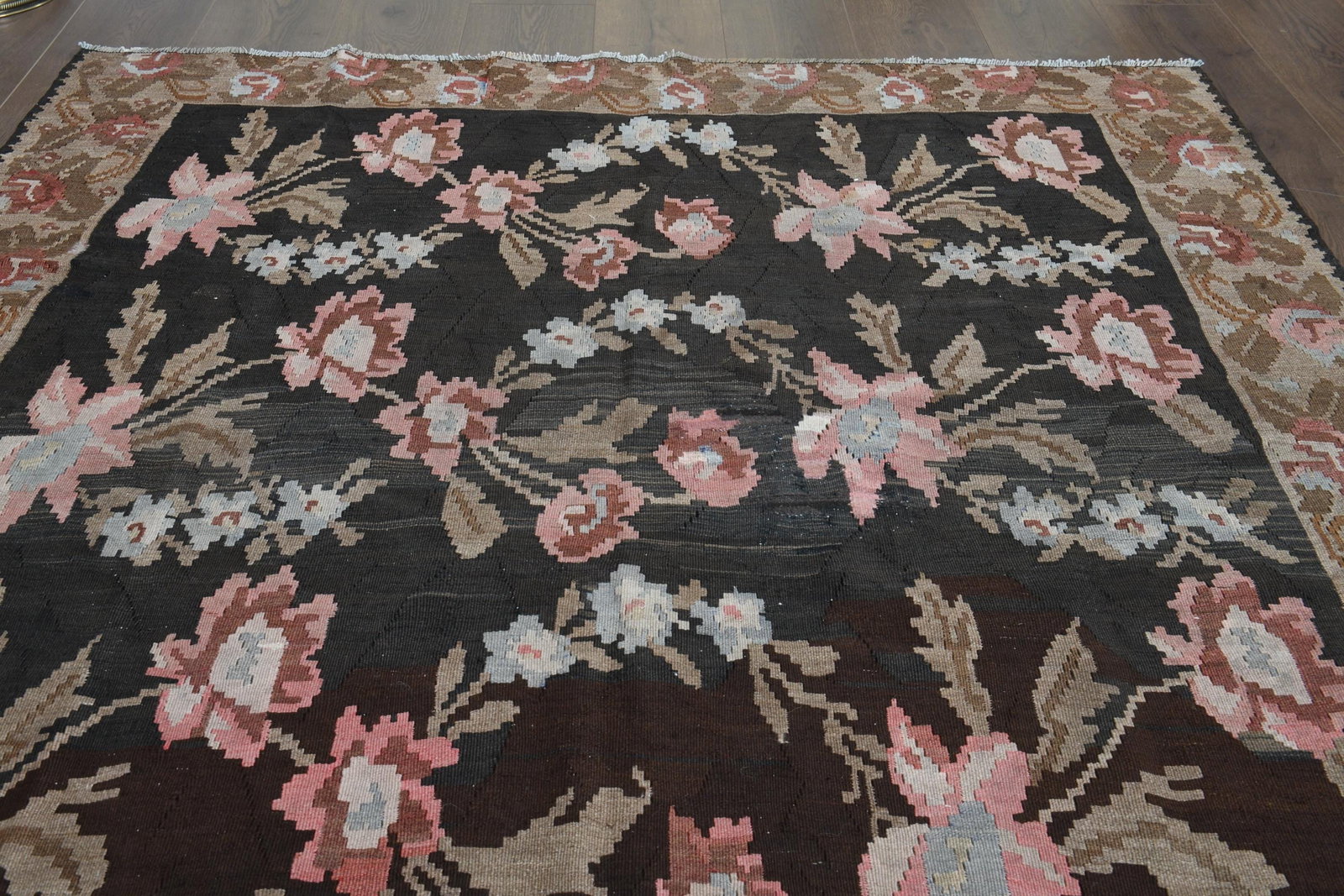 5.1x6.9 ft, FLORAL KILIM RUG - 4