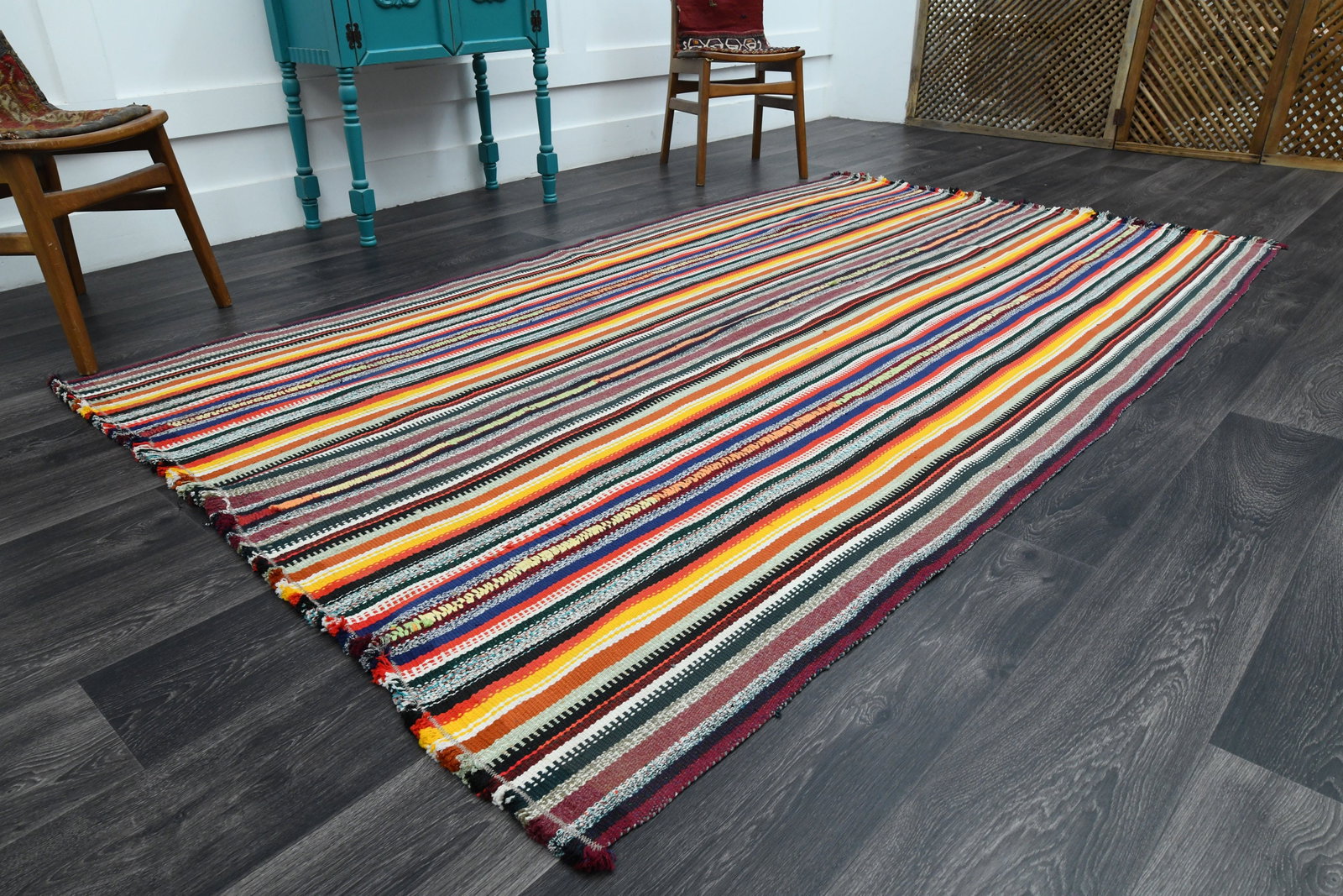 5.3x8.9 ft, TURKISH KILIM Rug: Title: 5.3x8.9 ft, TURKISH KILIM Rug Description: This Turkish one-of-a-kind Vintage Flatweave Kilim Rug is hand-knotted and handwoven by the most skilled artisans who use pure wool, in vibrant,