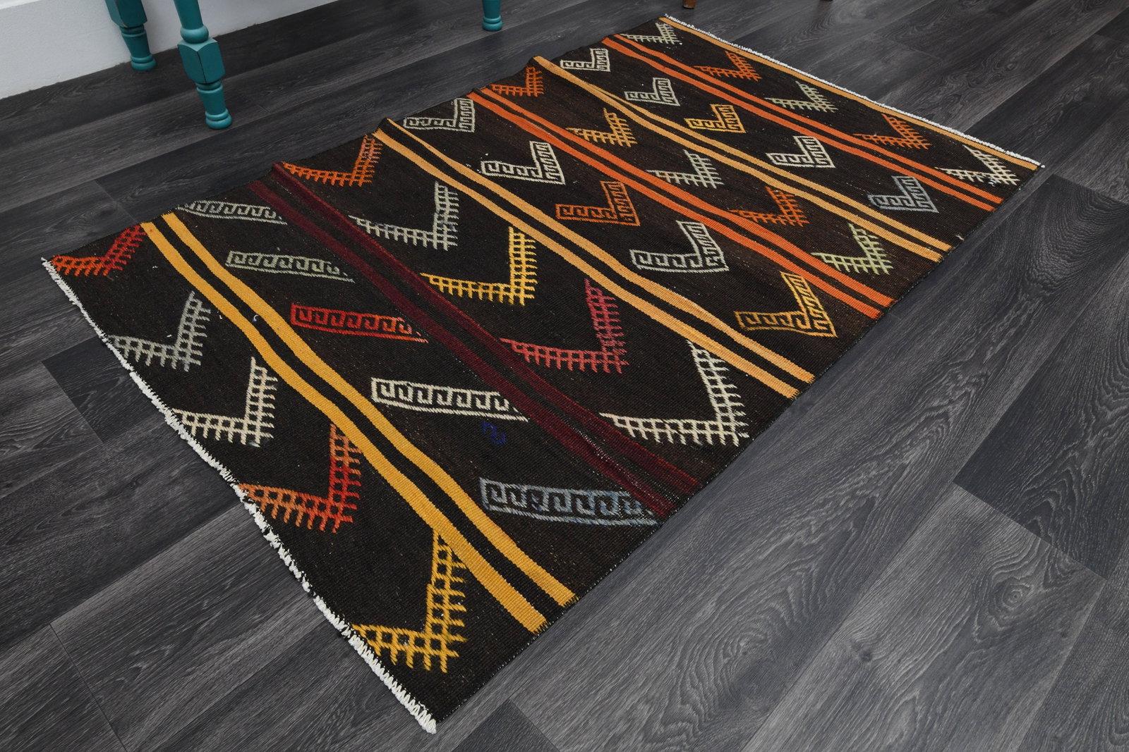 3.2x5.1 ft, TURKISH KILIM Rug: Title: 3.2x5.1 ft, TURKISH KILIM Rug Description: This Turkish one-of-a-kind Vintage Flatweave Kilim Rug is hand-knotted and handwoven by the most skilled artisans who use pure wool, in vibrant,