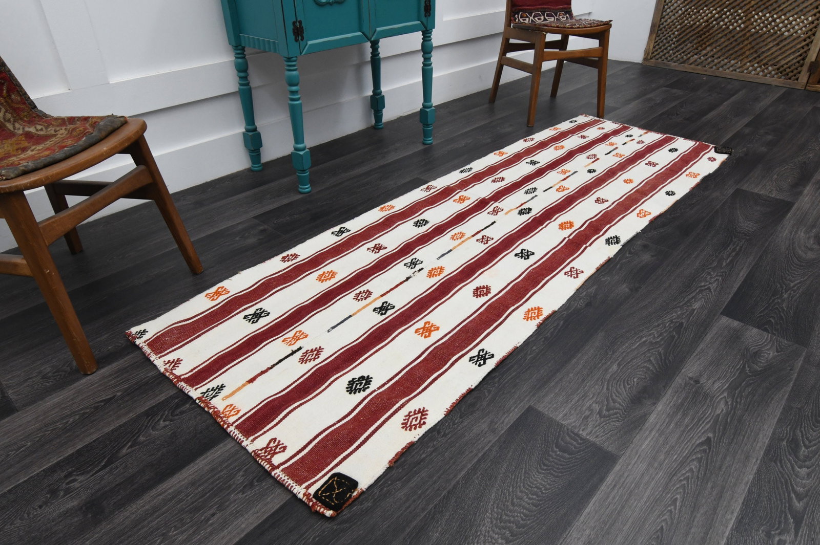 2.6x8 ft, TURKISH KILIM Runner: Title: 2.6x8 ft, TURKISH KILIM Runner Description: This Turkish one-of-a-kind Vintage Flatweave Kilim Rug is hand-knotted and handwoven by the most skilled artisans who use pure wool, in vibrant, natu