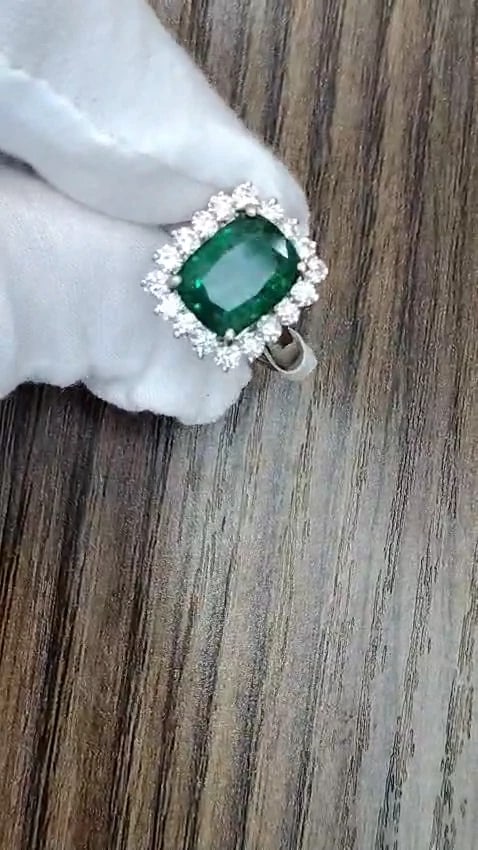 GIA Certified 4.86ct natural green emerald diamonds ring 14kt Halo Prime *v - 2