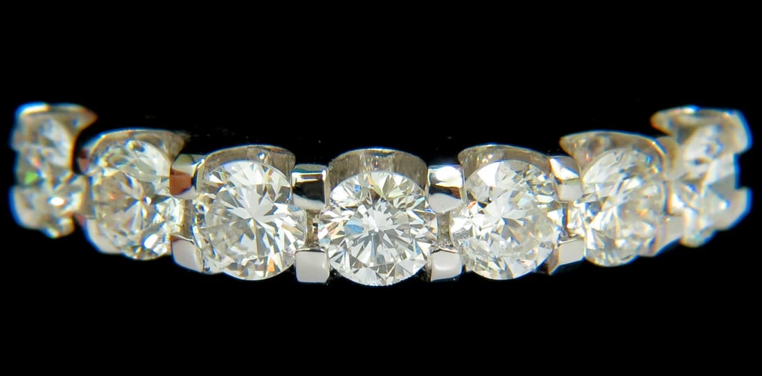 14KT GOLD 1.40CT NATURAL DIAMONDS "U" SHARING PRONG DIAMONDS RING**: Title: 14KT GOLD 1.40CT NATURAL DIAMONDS "U" SHARING PRONG DIAMONDS RING** Description: Sharing prong / kissing diamonds band Natural Diamonds: 1.40ct. (7) full cuts H-color Si-1 clarity 14kt. white