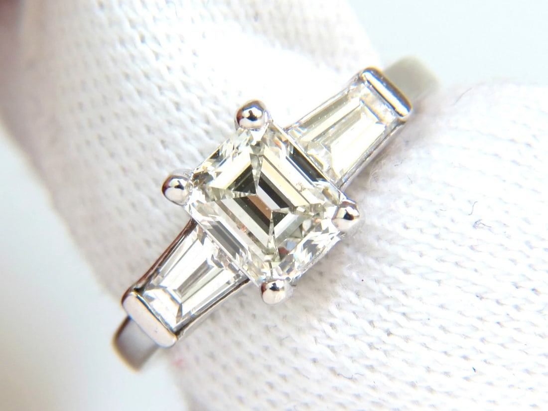 GIA CERTIFIED 1.06CT BRILLIANT EMERALD CUT NATURAL DIAMOND RING J/VVS2 ** - 2