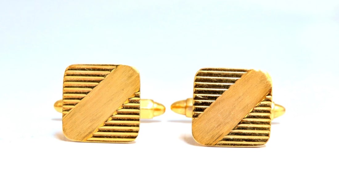 14kt stripe and staggered retro cufflinks**: Title: 14kt stripe and staggered retro cufflinks** Description: Retro stripe and staggered cufflinks 13 x 13mm diameter top 14kt yellow gold 8 grams ....*. Reserve: $1,116.00 Shipping: Domestic: Free