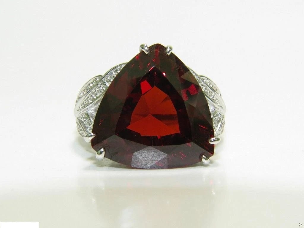 Triangular-Cut Garnet Ring with Natural Diamonds 14kt** - 2