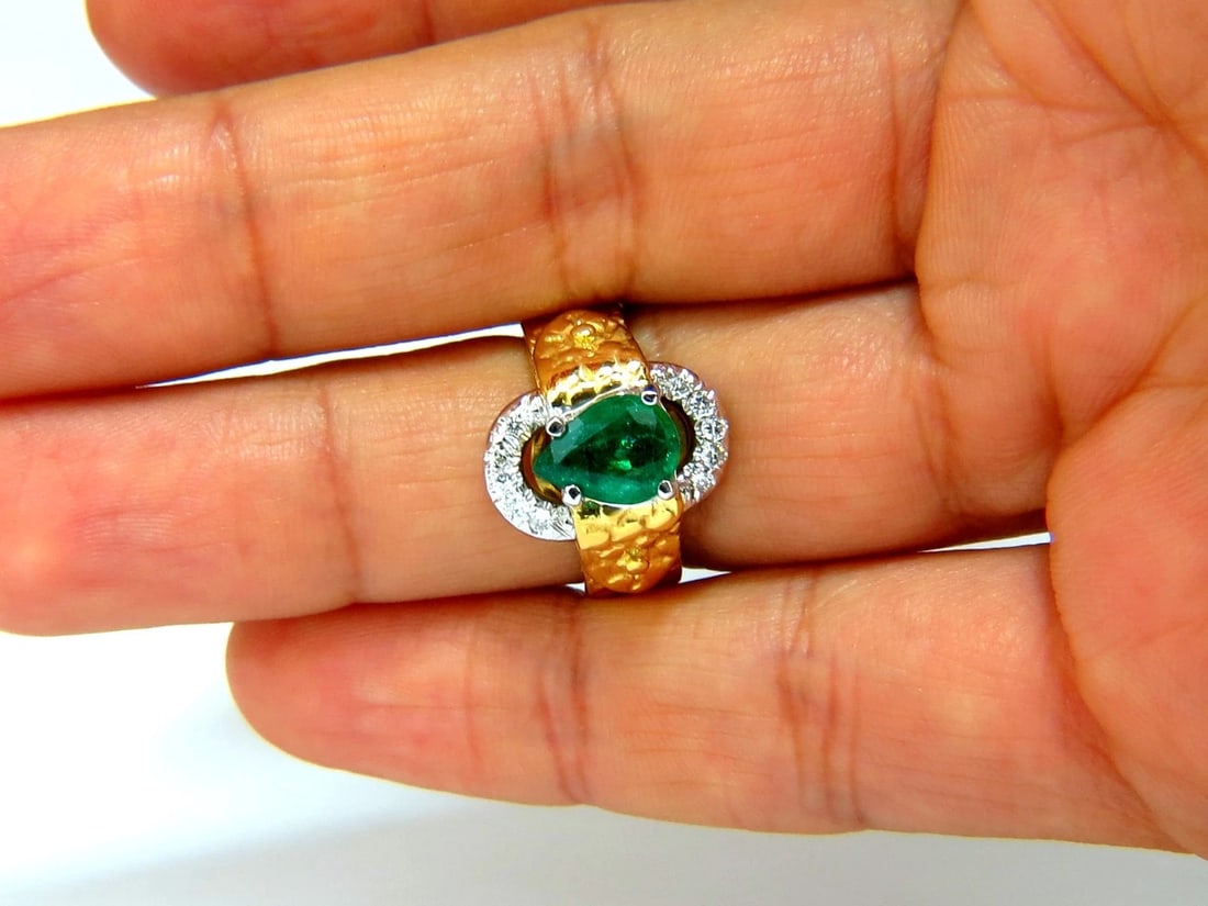 18KT GOLD 1.90CT NATURAL EMERALD DIAMOND RING HAMMERED DECO** - 7