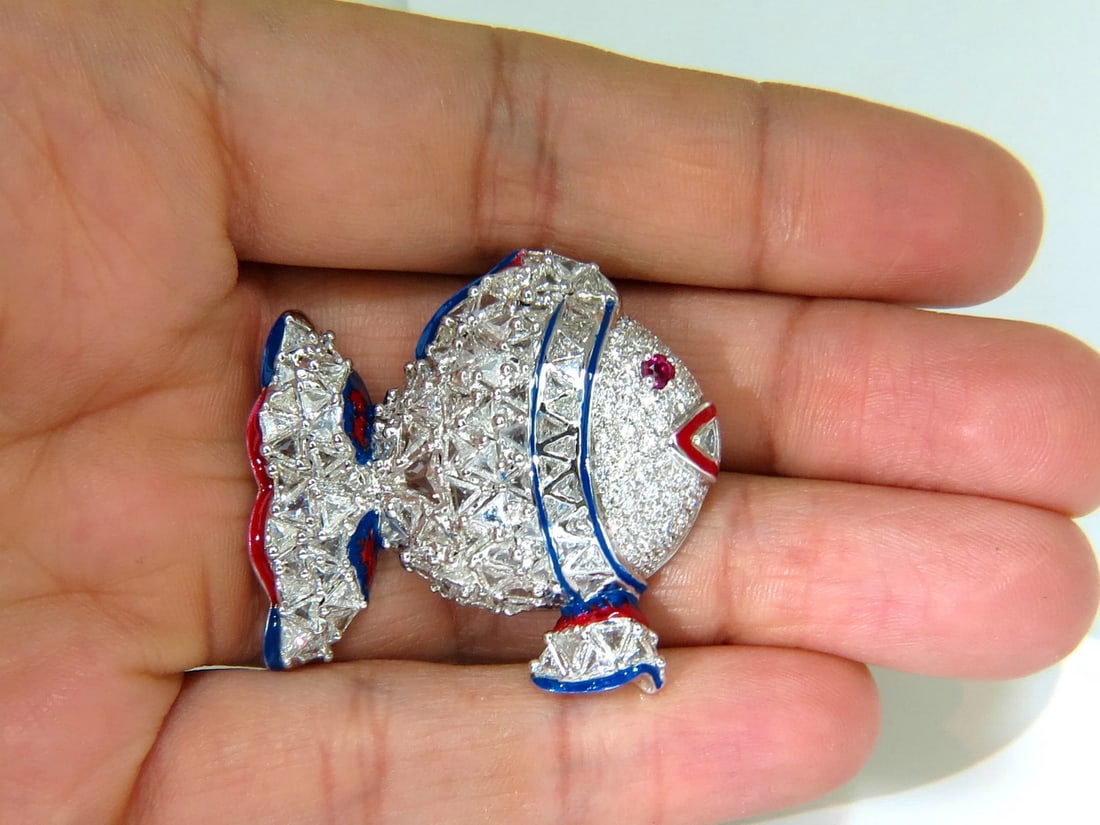 18KT 5.00CT 3D FISH TRIANGLE & ROUND DIAMONDS PENDANT PIN** - 12