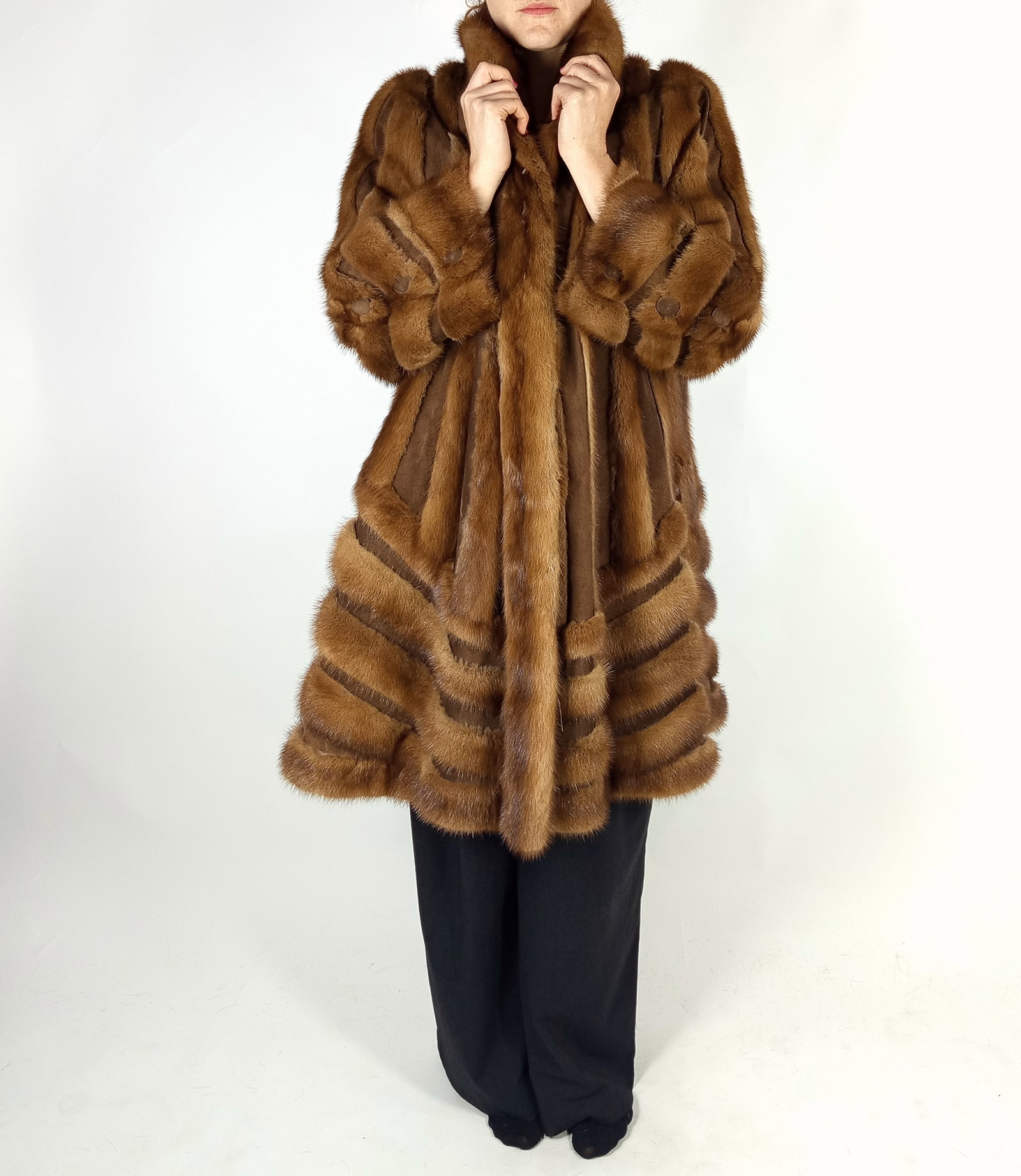 LIGHT BROWN MINK FUR COAT EU: XS ; US: 2 - 2