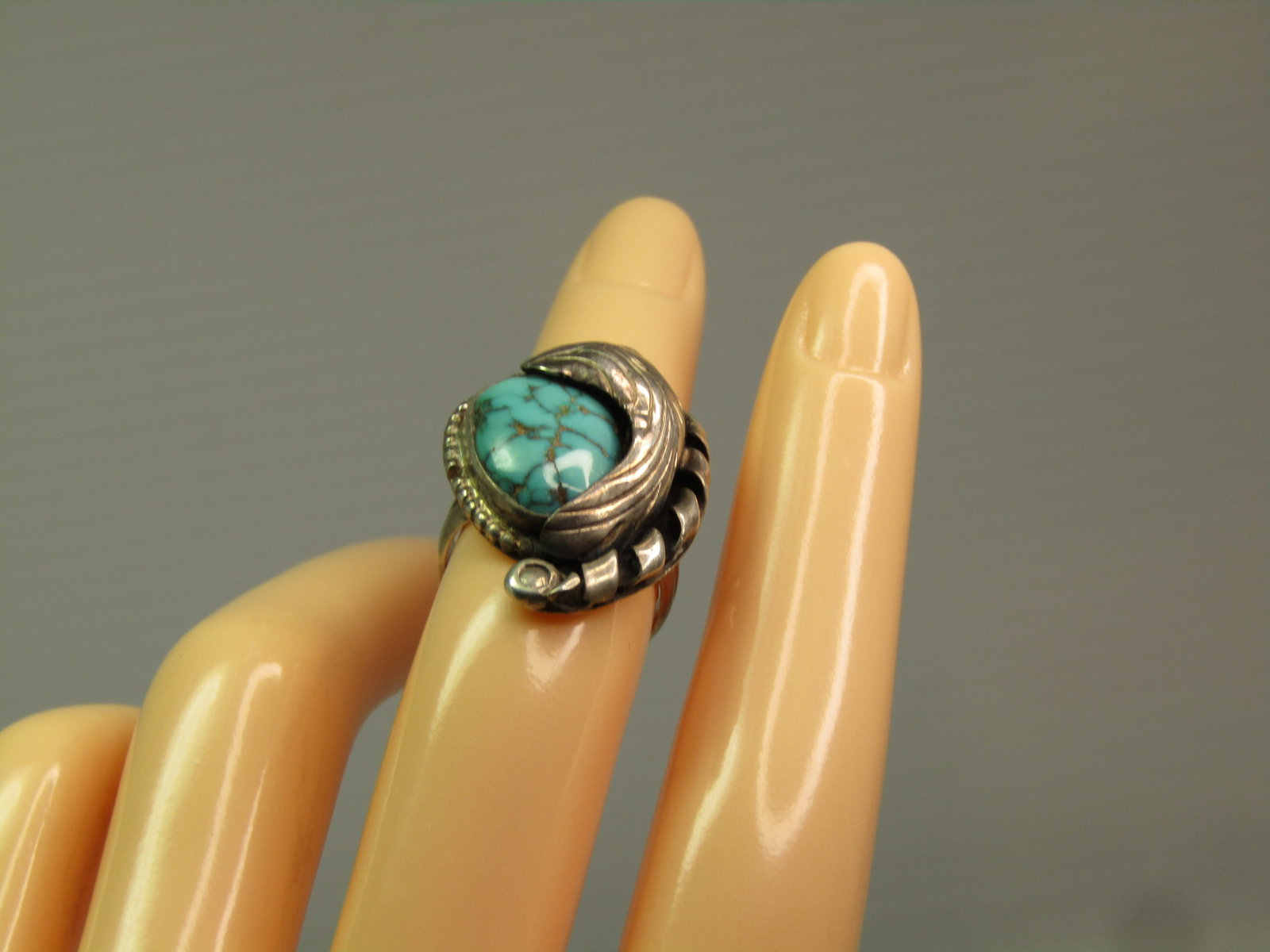 Vintage Sterling Southwestern Turquoise Ring, Feather Accents, Sz. 4.75, 1970's-1980's - 7