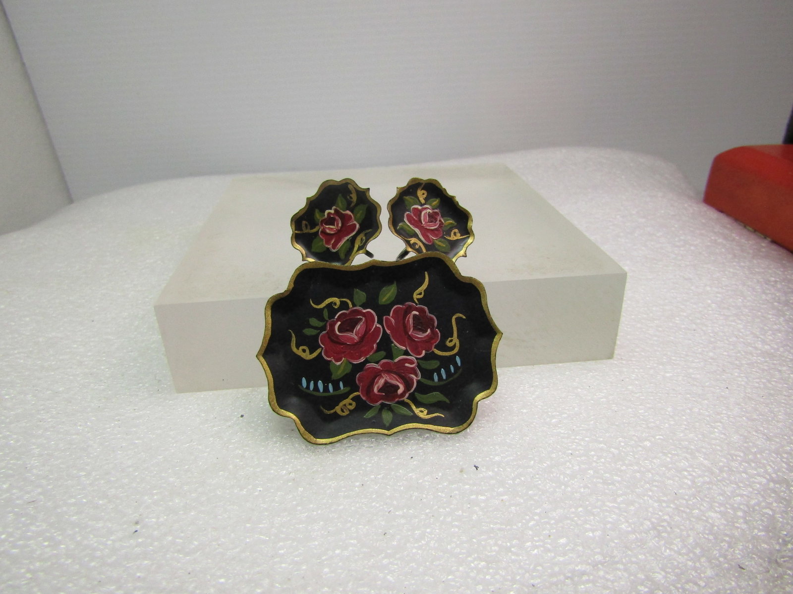 Vintage Tole Painted Floral Tray Brooch & Earrings Set, Screwback. 1950's-1960's - 3