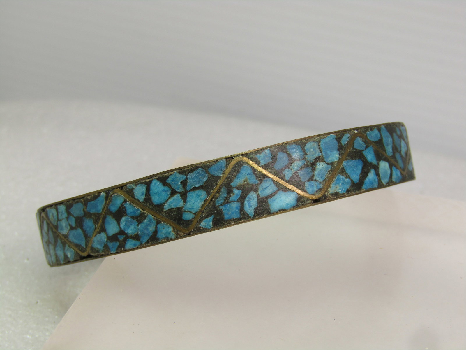 Vintage Brass & Inlaid Turquoise Chip Bangle Bracelet, 8.75, Unisex, 1960's - 4