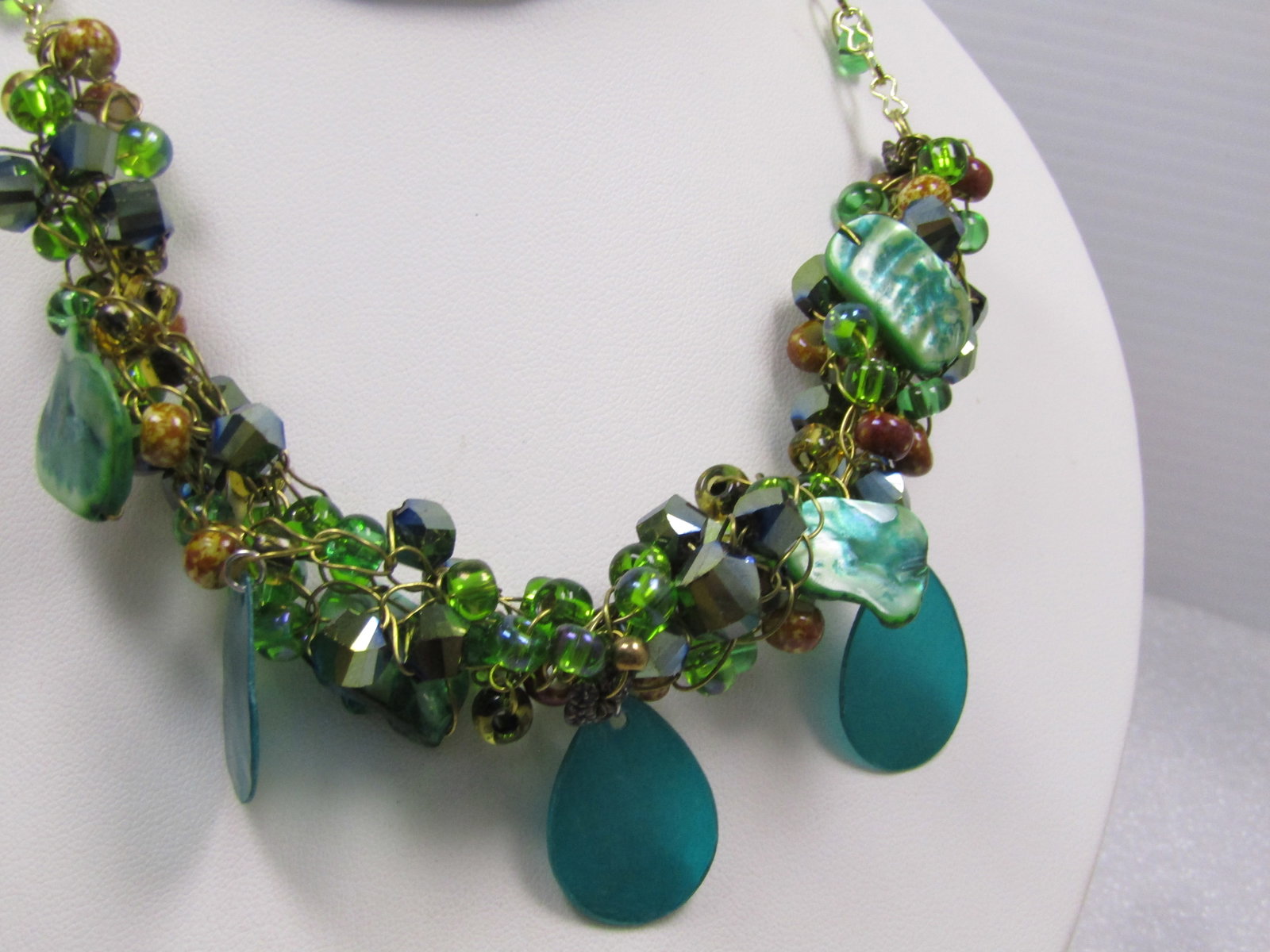 Vintage Teal Dyed Mother-of-Pearl and Crystal Beaded Cluster Necklace, 22", 1980's-1990's - 4