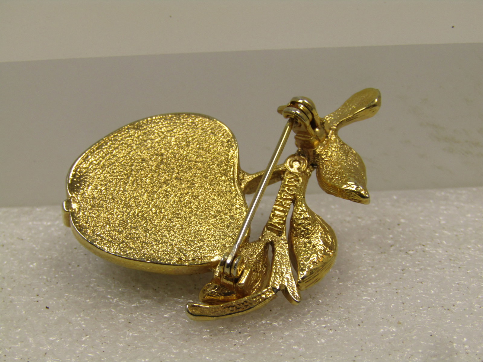 Vintage Sarah Coventry Frosted Glass Apple Brooch, 1960's-1970's - 3