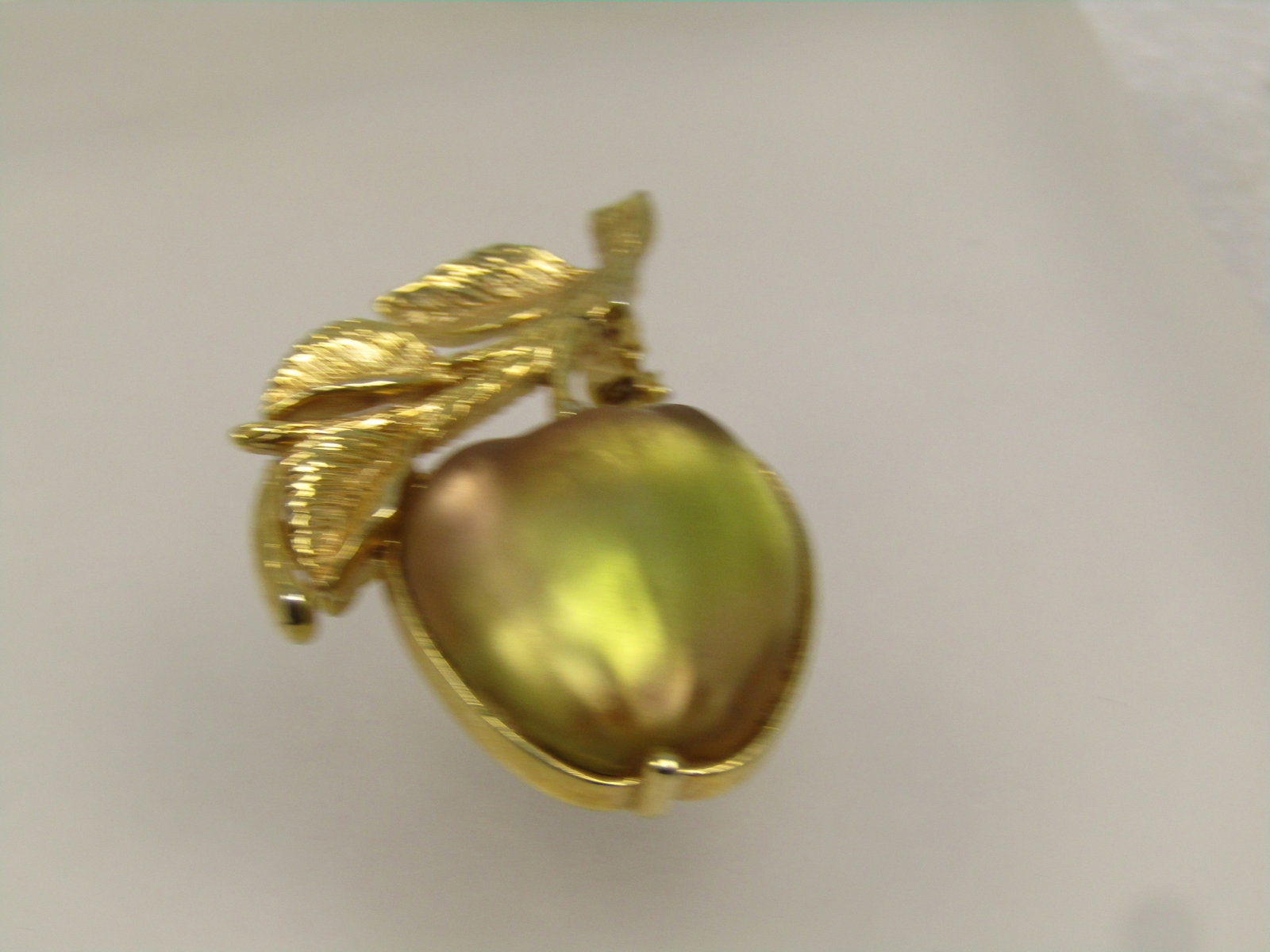 Vintage Sarah Coventry Frosted Glass Apple Brooch, 1960's-1970's - 5
