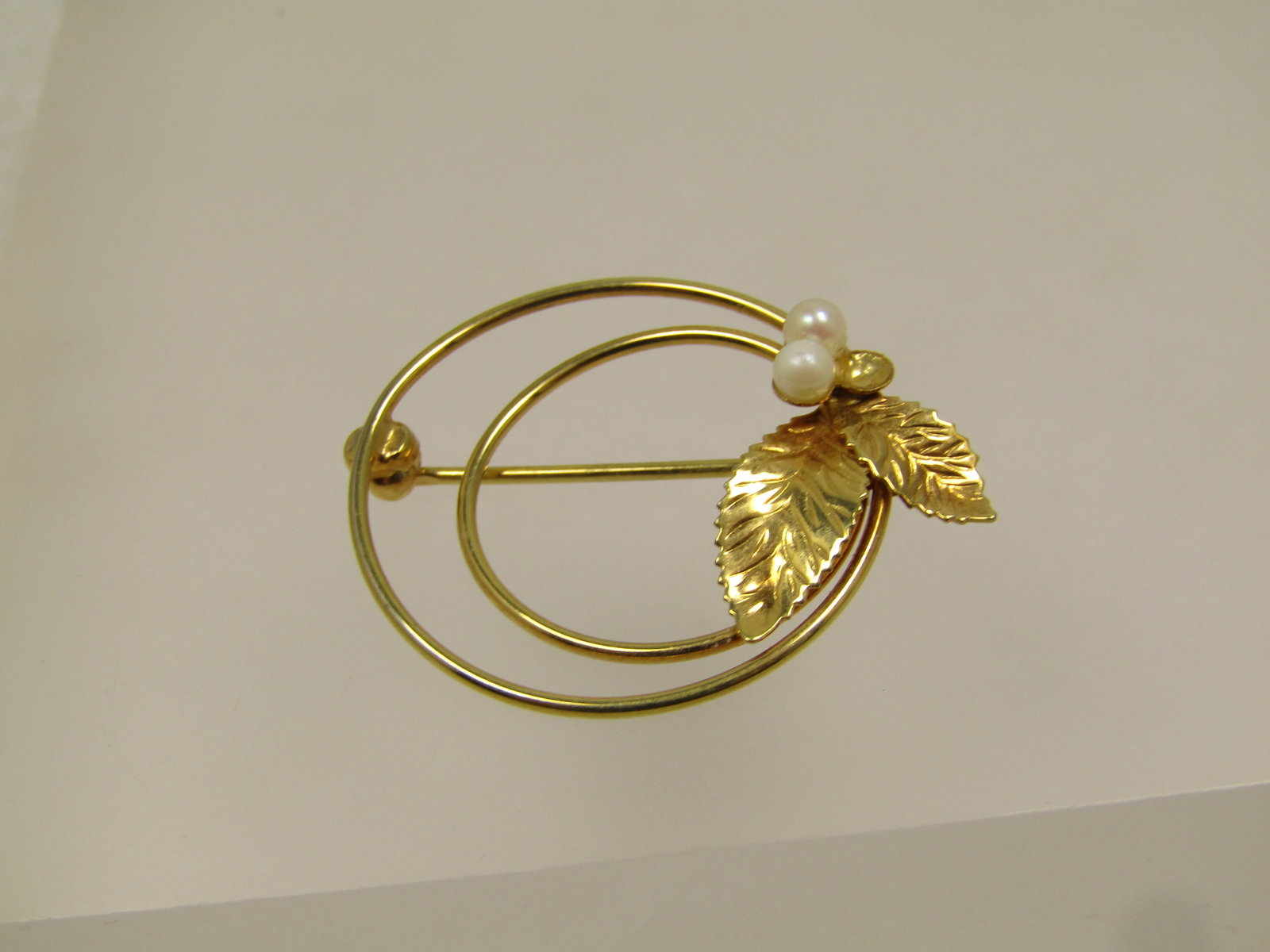 Vintage 12kt GF Faux Pearl Brooch, Leaf Accents, Signed Carla, 1960's - 5