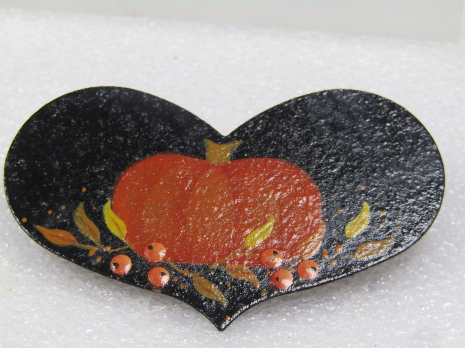 Vintage Tole Painted Pumpkin Heart Brooch, 1970's - 5
