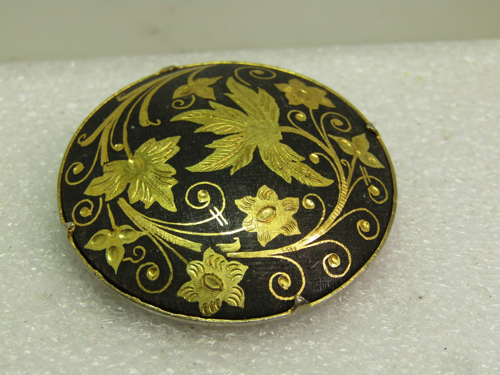 Vintage Damascene Domed Leaf Brooch, Trombone Clasp, 1940's-1960's - 5