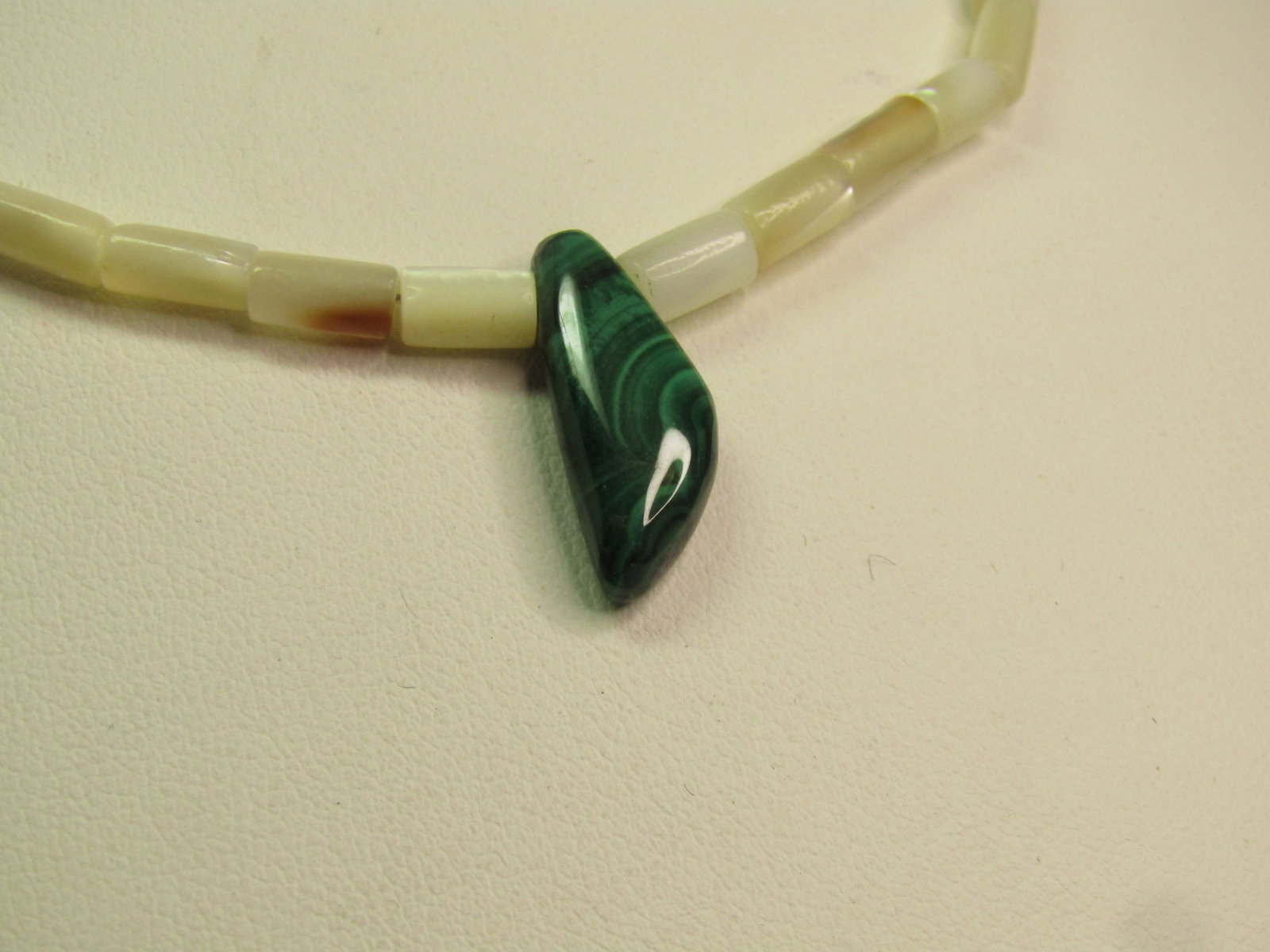 Vintage Mother-of-Pear & Malachite Beaded Necklace, Southwestern, 15", 1970''s-1980's - 4
