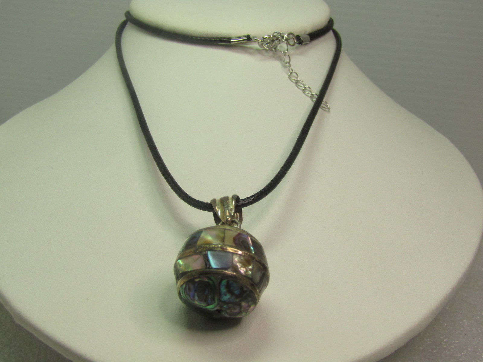 Vintage Sterling Abalone Chime/Harmony Pendant/Necklace, 24", 1960's-1970's: Vintage Sterling Abalone Chime/Harmony Pendant/Necklace, 24", 1960's-1970's. This is a sterling wide ridged swing bail pendant with inlaid sections of abalone set throughout the orb- top/bottom/around