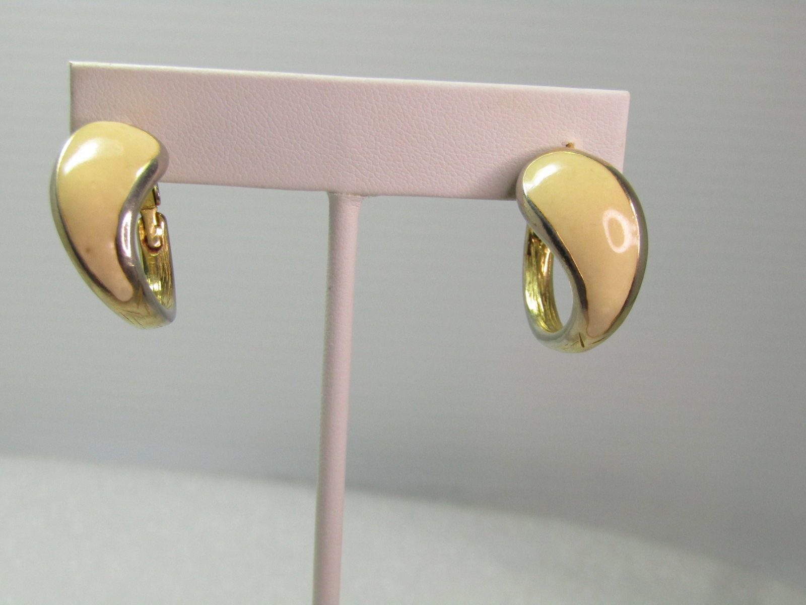 Vintage Goldette Enameled Hoop Earrings, Pierced, 1960's - 3
