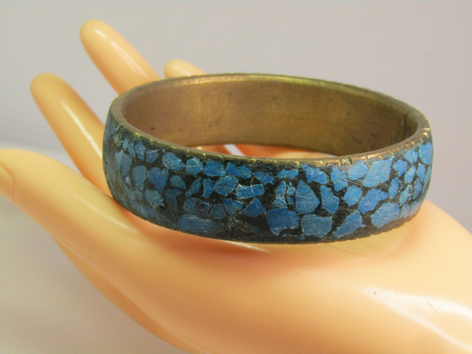 Vintage Brass & Inlaid Turquoise Chip Bangle Bracelet, 8.25, India, Unisex, 1960's - 5