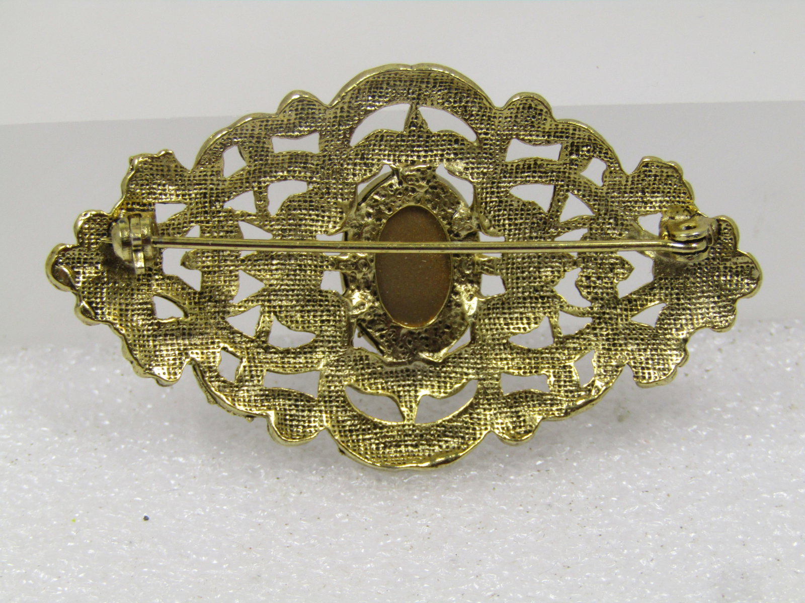 Vintage Gold tone Victorian Themed Brooch, Clear Glass Stone, 1980's - 4