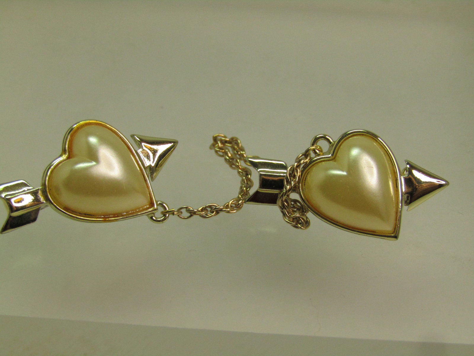 Vintage Faux Pearl Heart With Arrow Scatter Pins, Chained, 1950's-1960's - 5