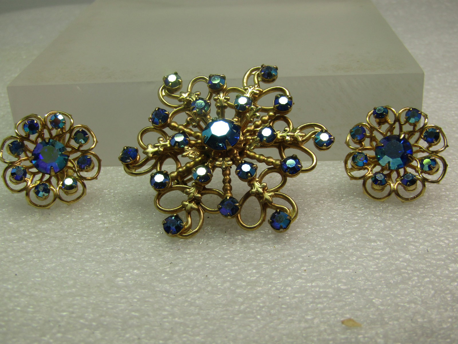 Vintage Peacock AB Rhinestone Brooch & earrings Set, 1940's-1960's, Screwback - 2
