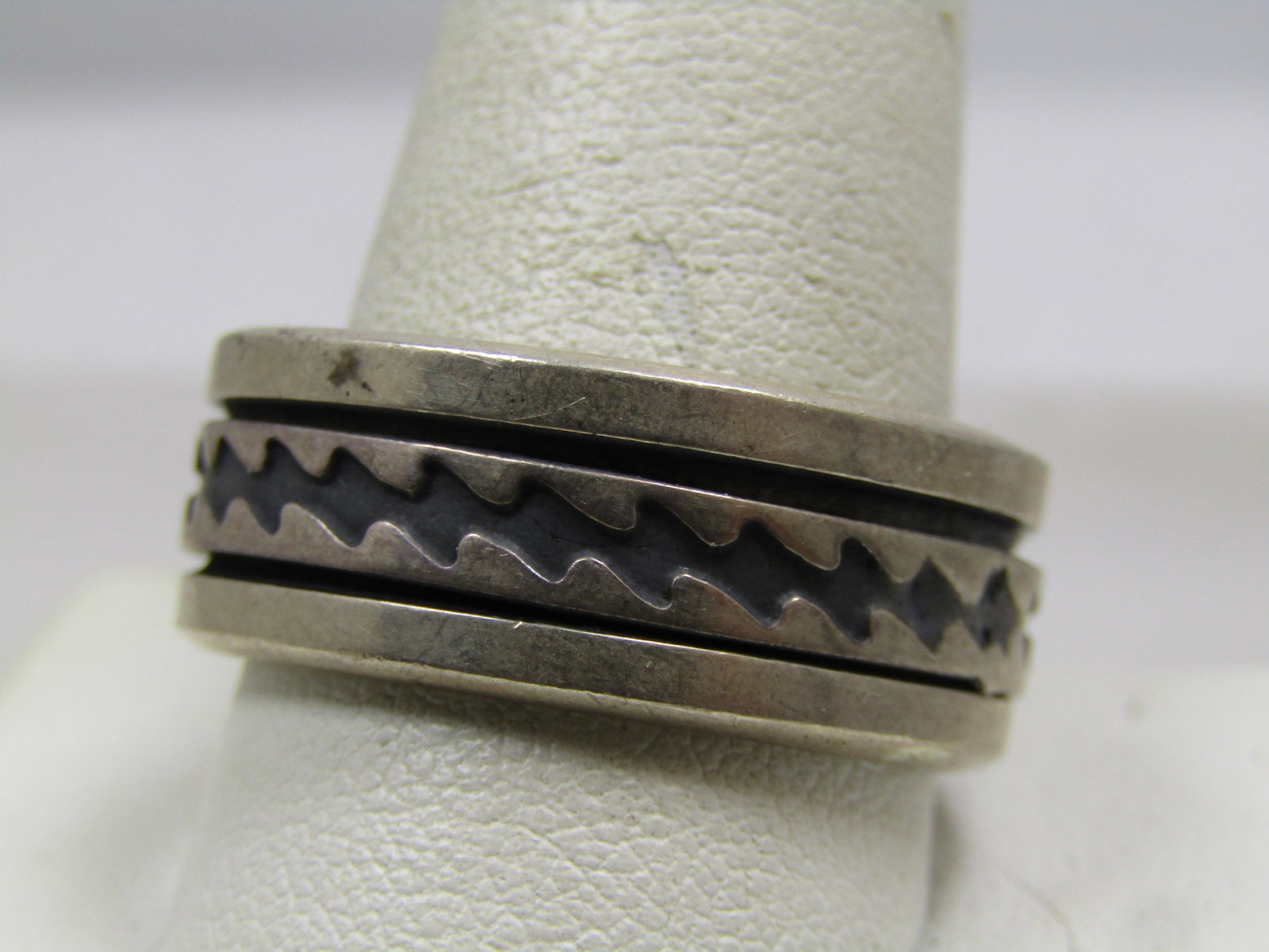 Vintage Sterling Spinner Band Ring, Sz. 13, Men's/Unisex, Mexico, 1980's-1990's: Vintage Sterling Spinner Band Ring, Sz. 13, Men's/Unisex, Mexico, 1980's-1990's. Very well made and marked .925 and tests as sterling with aweight of appx. 11.36 grams. It is appx. 9.5mm wide and has