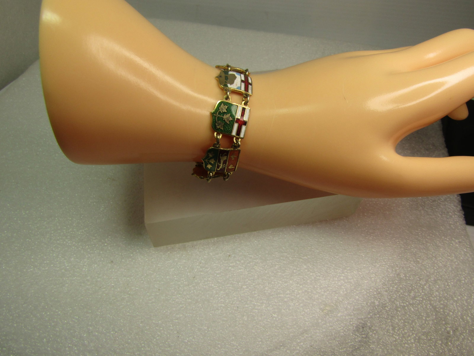Vintage Enameled Flags of Canada Bracelet, 7.25", 1960's-1980's - 9