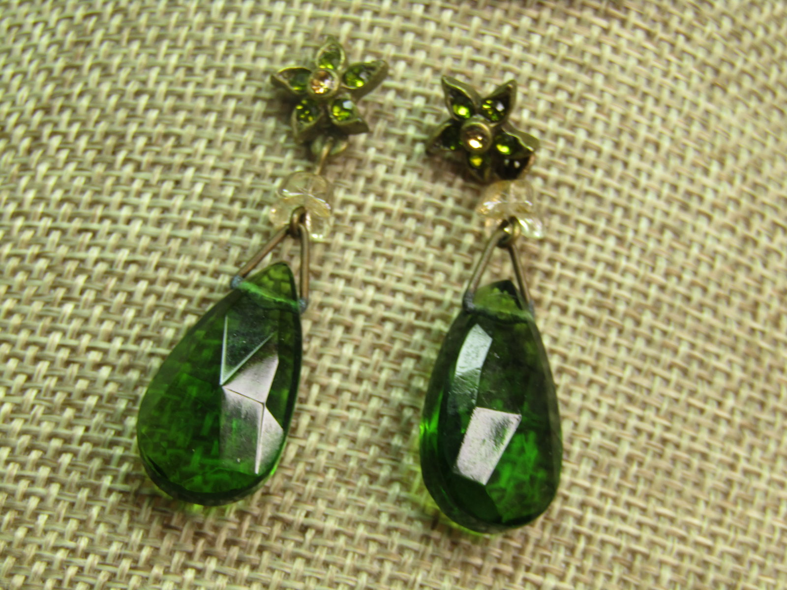 Vintage Green Glass Drop Earrings Rhinestone Stud. Pierced. 1960's-1970's - 3