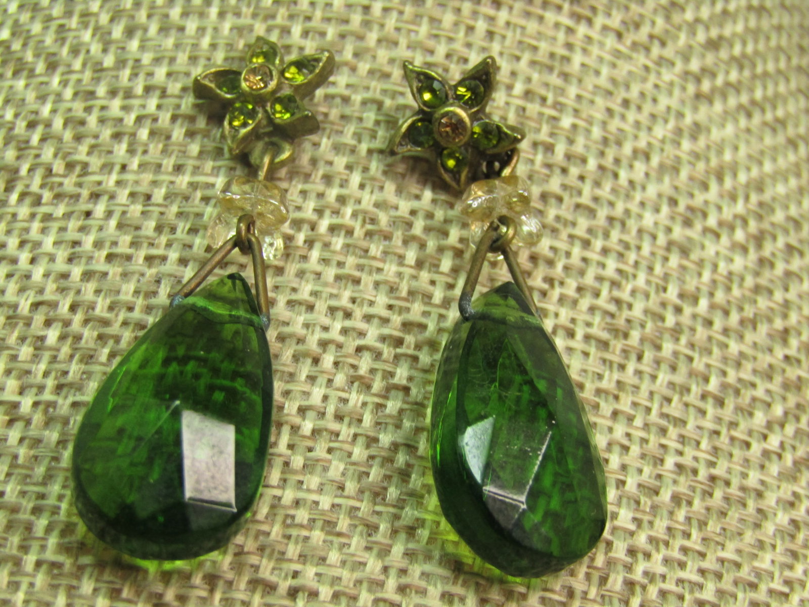 Vintage Green Glass Drop Earrings Rhinestone Stud. Pierced. 1960's-1970's - 4