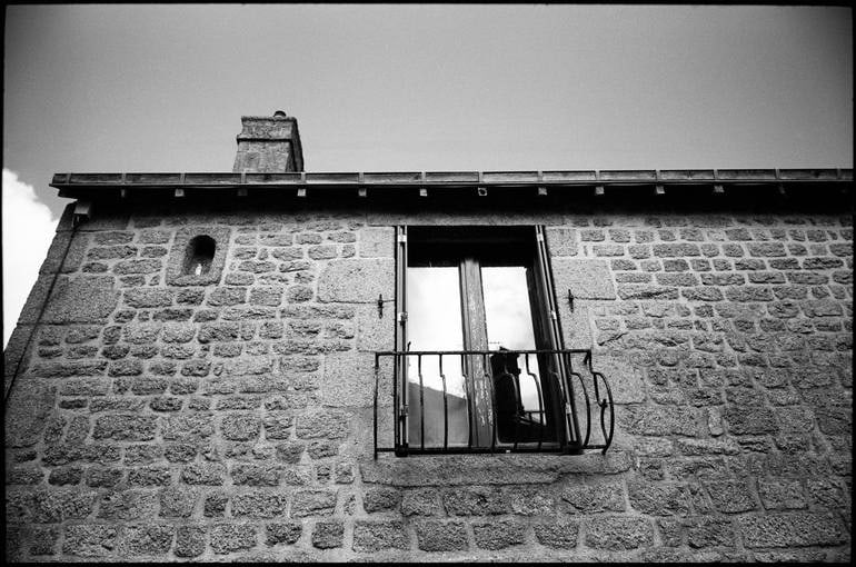 Edition 2/10 - Colmbiers Du Plessis, France - Silver Gelatin Photograph: Title: Edition 2/10 - Colmbiers Du Plessis, France - Silver Gelatin Photograph Dimensions: 20 x 16 in Medium: Edition 2/10 - Colmbiers du Plessis, France - Silver Gelatin Photograph Paul Cooklin Unite