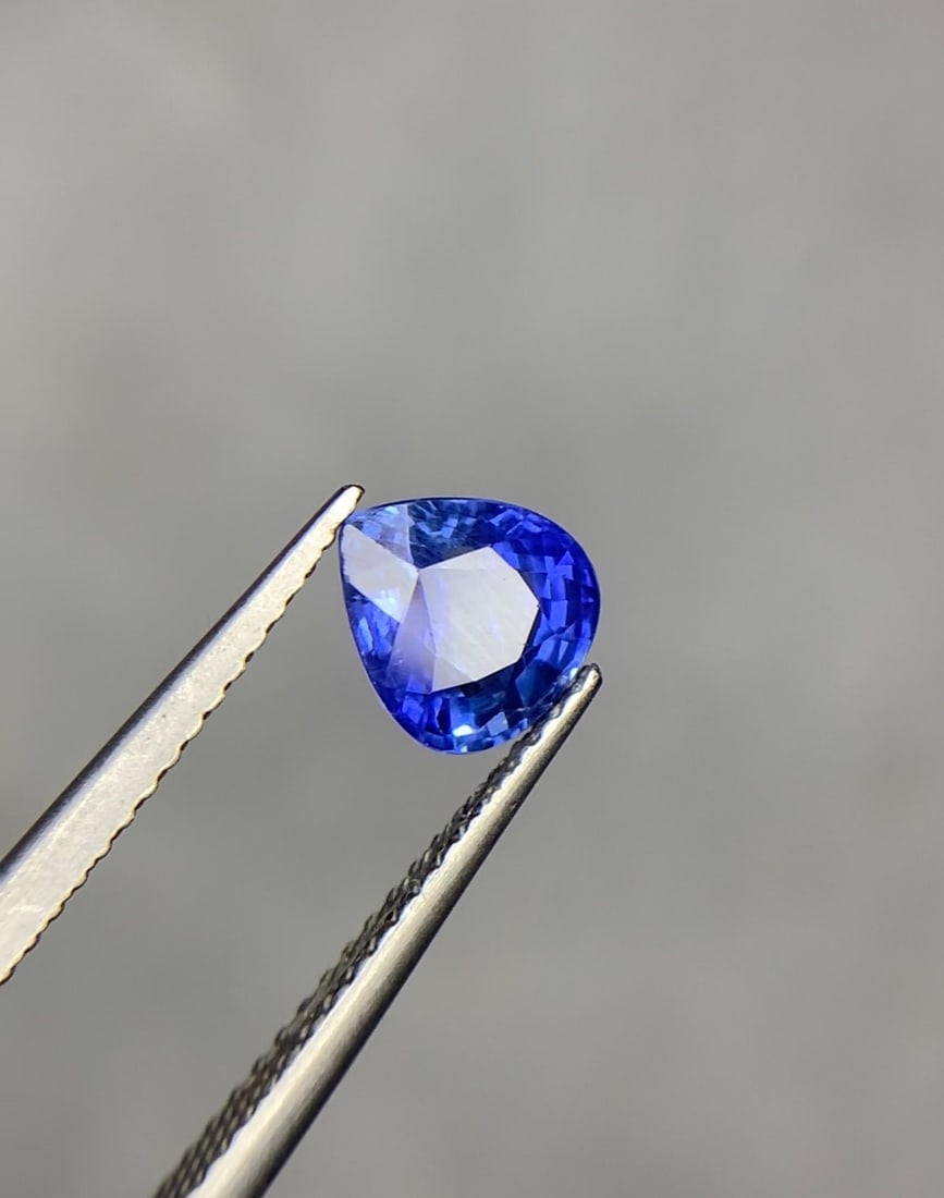 Ceylon Blue Sapphire Gemstone: 1.50 Ct Pear Cut, Heated - 4